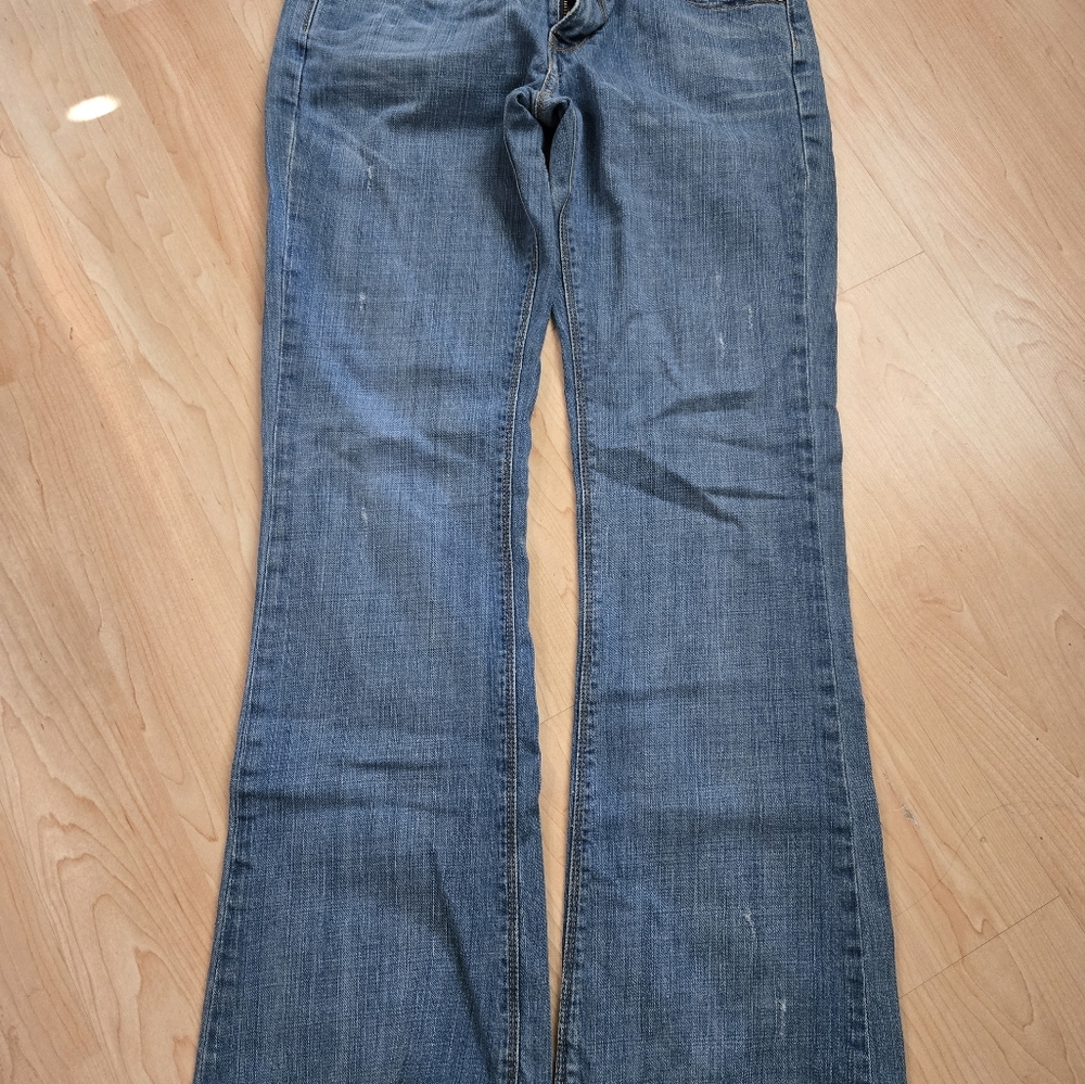 Women's Levis "572" Low Waist Boot Cut Jeans - Picture 2 of 6